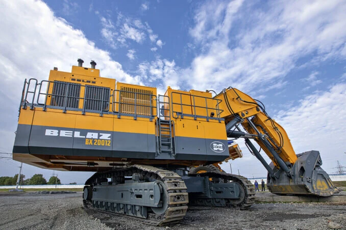 Гидравлический гигант: BELAZ представляет экскаватор BX20012