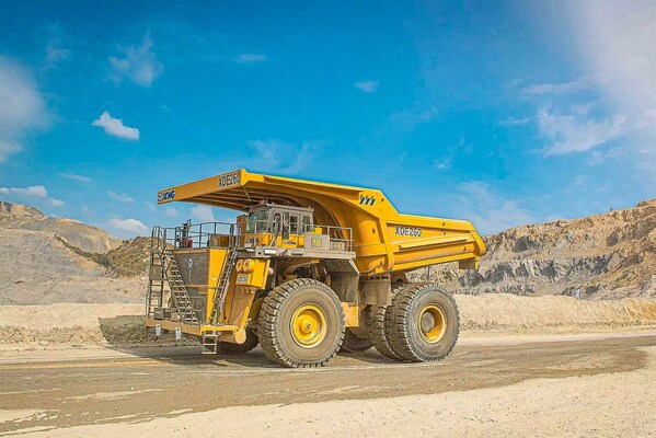 XCMG укрепляет позиции: партия карьерных самосвалов XDE260 отправлена в Океанию