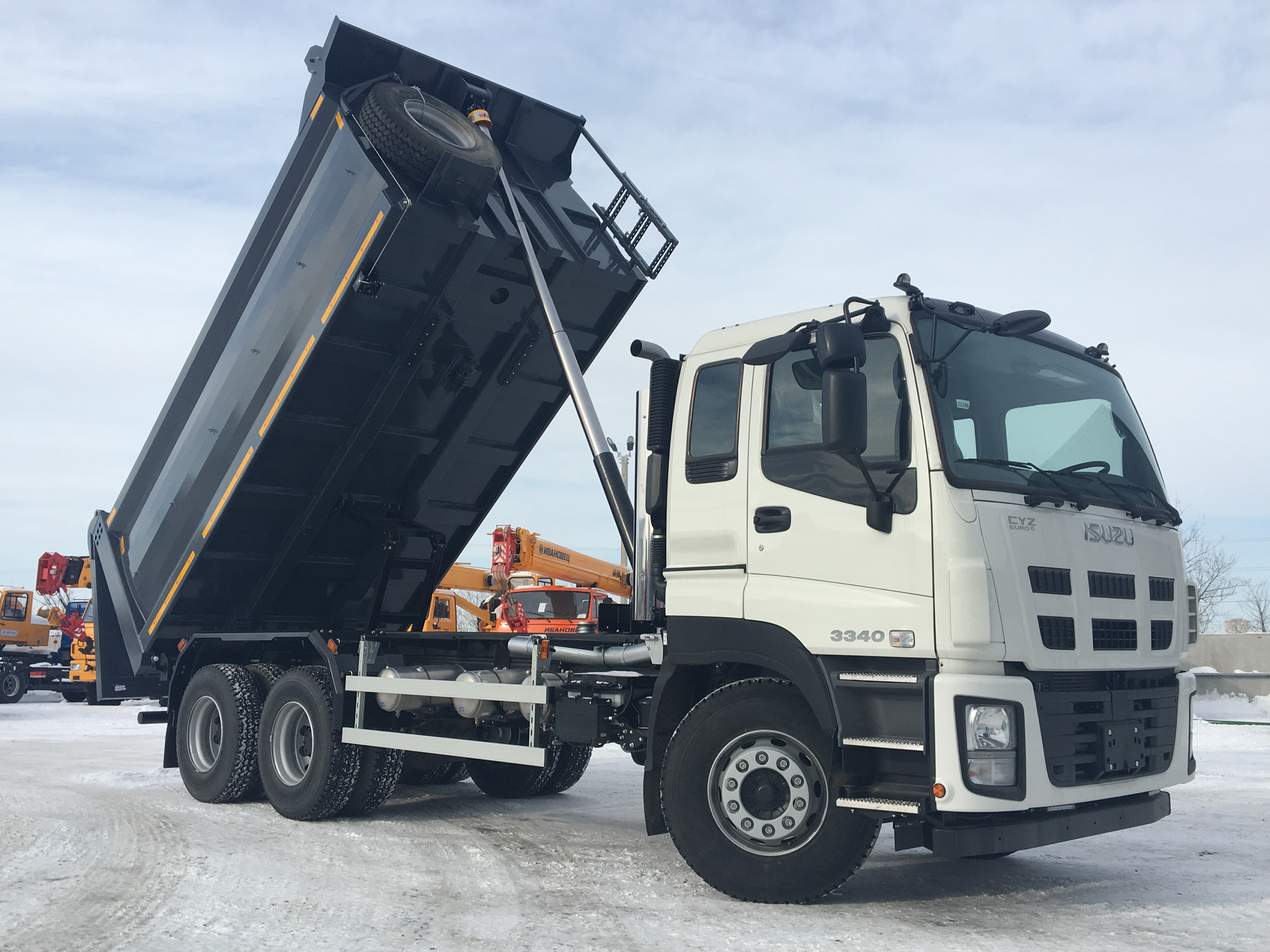 Самосвал ISUZU GIGA будет оснащаться российскими кузовами