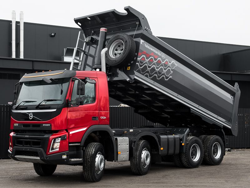 Калужский завод Volvo Trucks наладил выпуск самосвалов Volvo с кузовами Grunwald