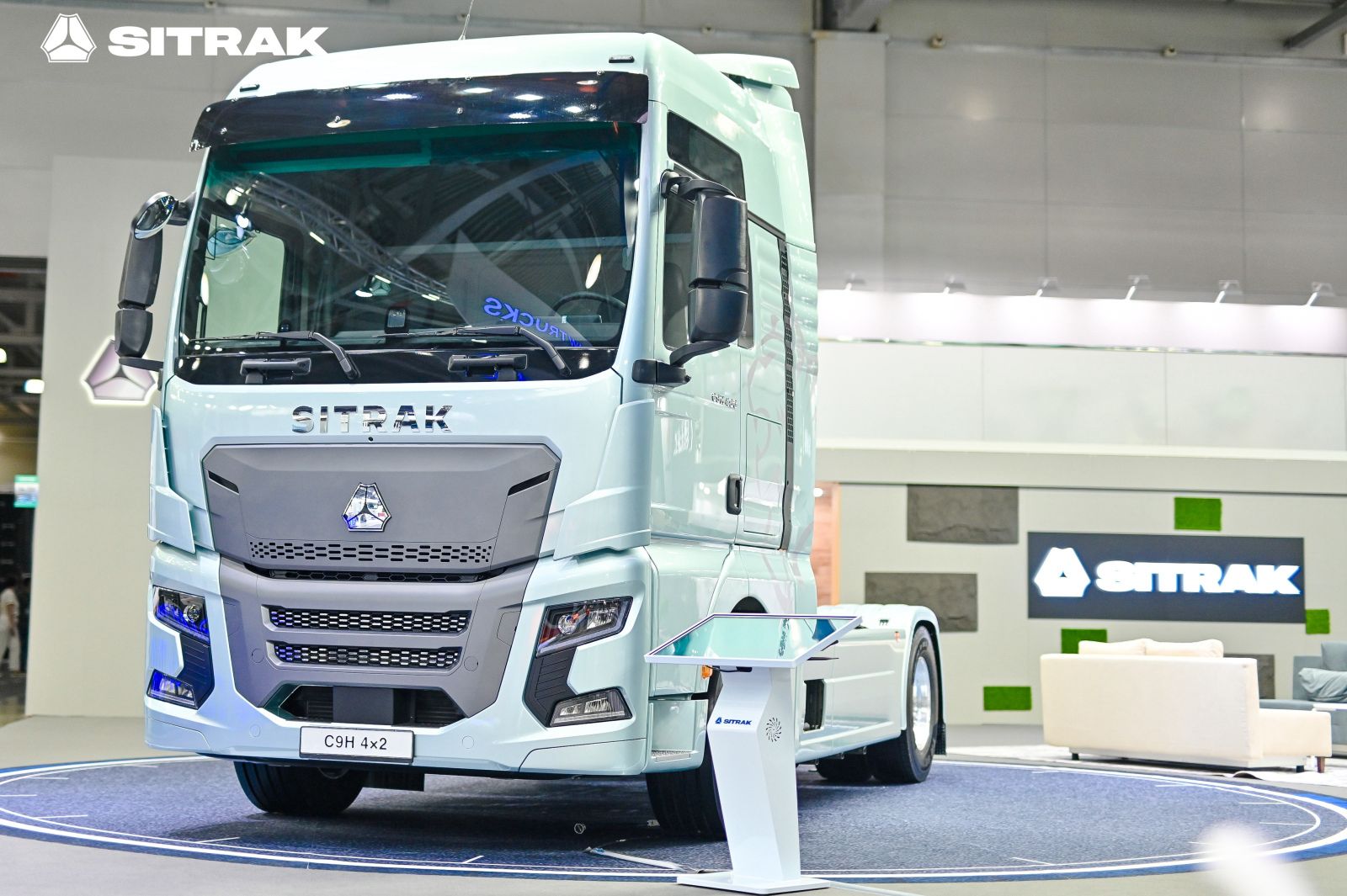На выставке COMVex-2025 состоялась российская премьера нового SITRAK C9H