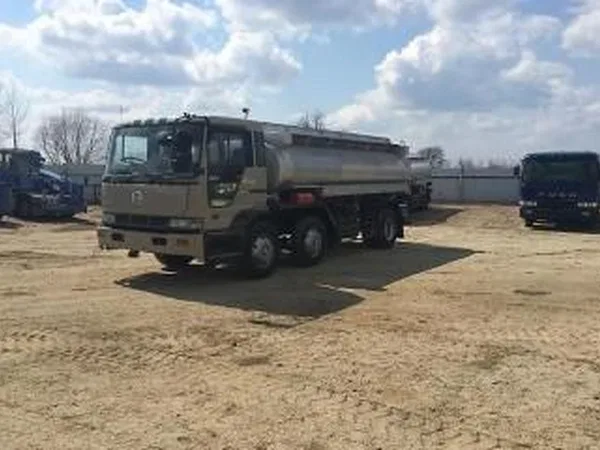 Бензовоз Hino Profia