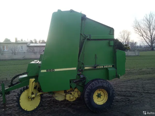 Пресс-подборщик John Deere 550
