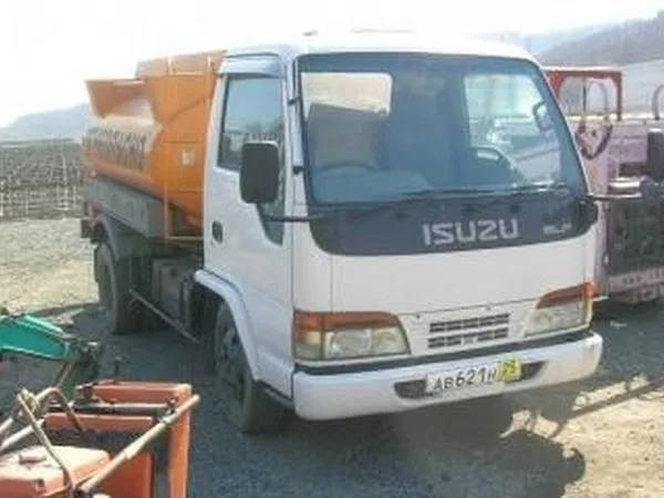 Бензовоз Isuzu ELF