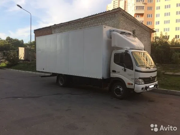 Рефрижераторный фургон Hino 300
