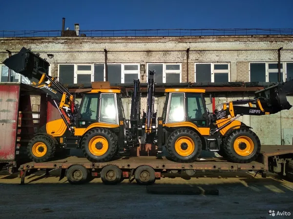 Экскаватор-погрузчик MST M544