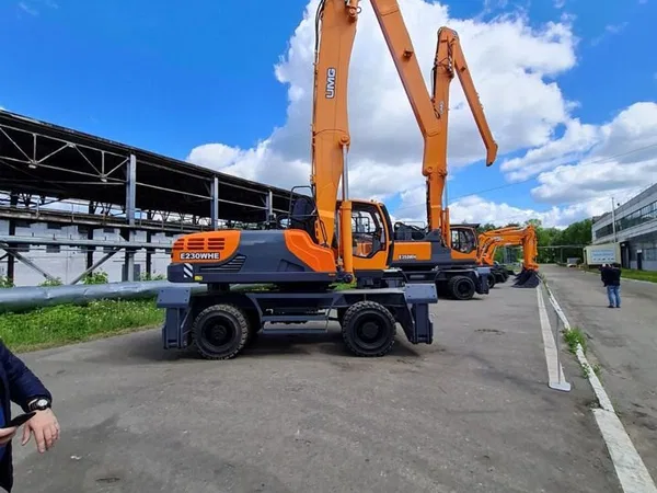 Колесный экскаватор UNG E230WH