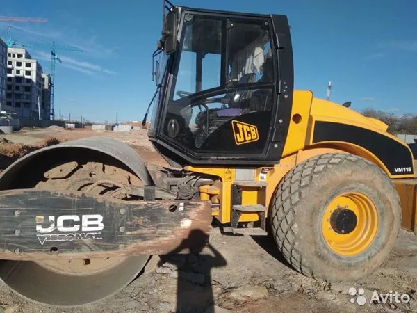Грунтовый каток JCB VM115