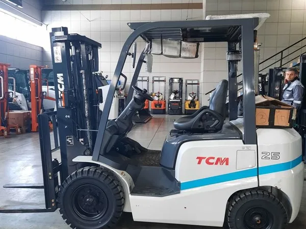 Вилочный погрузчик TCM FD25T3Z