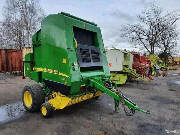 Пресс-подборщик John Deere 592