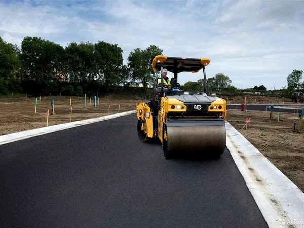 Двухвальцовый каток Caterpillar CB7