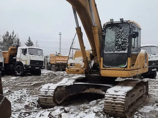Гусеничный экскаватор Komatsu PC220-7