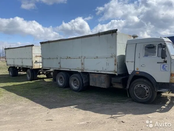Зерновоз КамАЗ 53215 с прицепом СЗАП 8357А