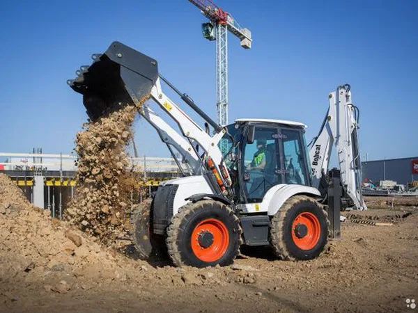 Экскаватор-погрузчик Bobcat B780