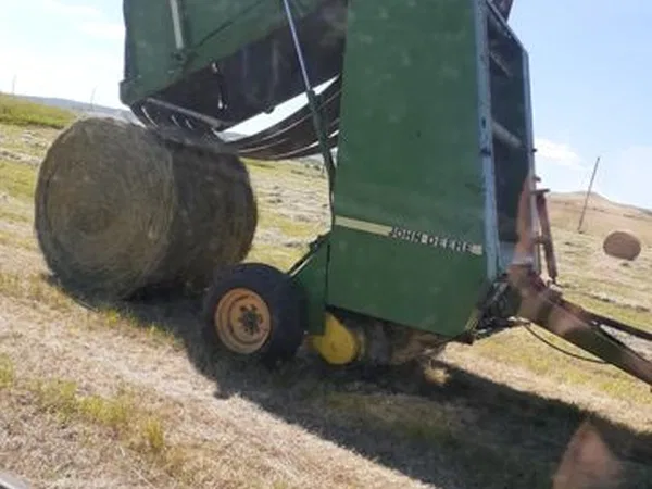 Пресс-подборщик John Deere 550