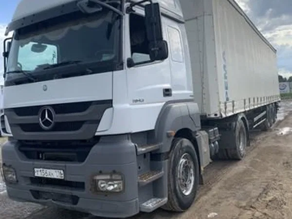 Седельный тягач Mercedec-Benz Axor 1843