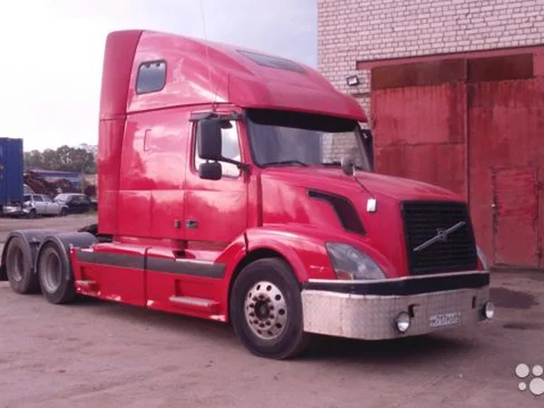 Седельный тягач Volvo VNL 670