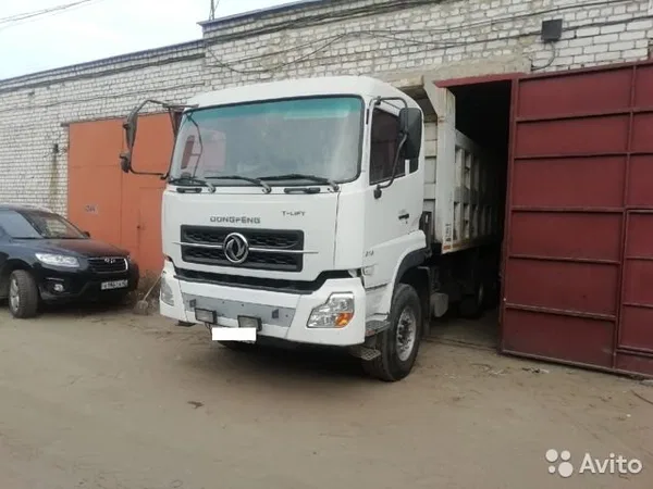 Самосвал DongFeng 30