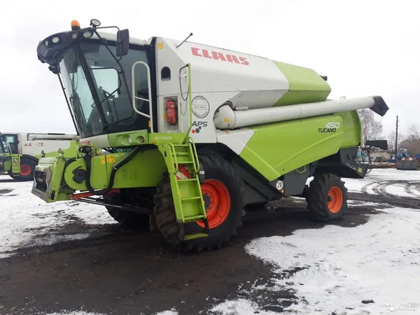 Зерноуборочный комбайн Claas Tucano 450