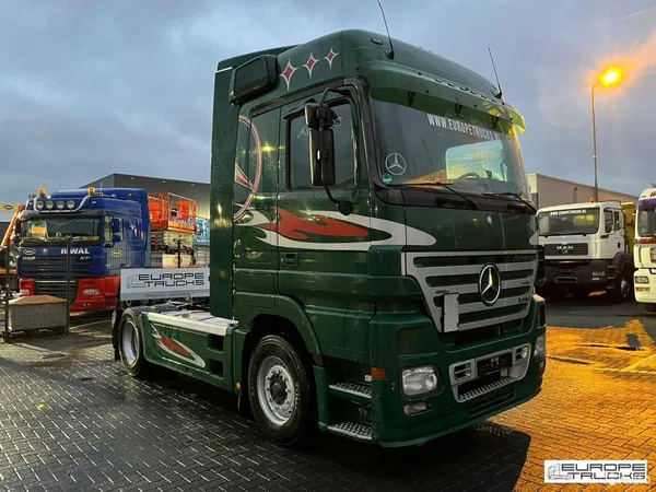 Седельный тягач Mercedes-Benz Actros
