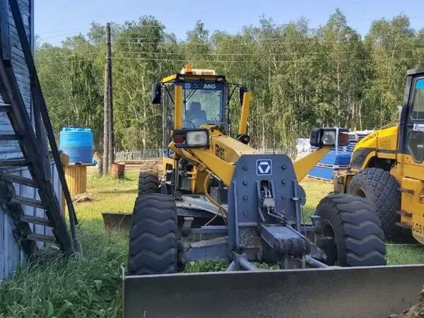 Автогрейдер XCMG GR165