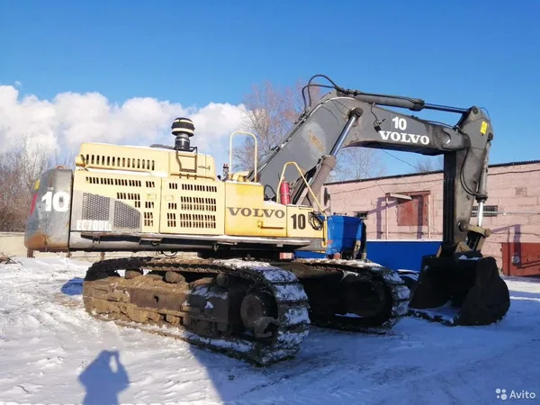 Гусеничный экскаватор Volvo EC700B LC