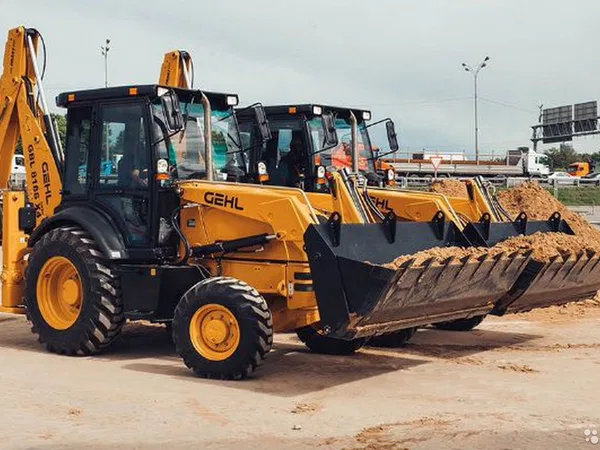 Экскаватор-погрузчик Gehl TLB 818S