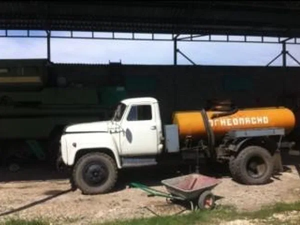 Бензовоз ГАЗ 52