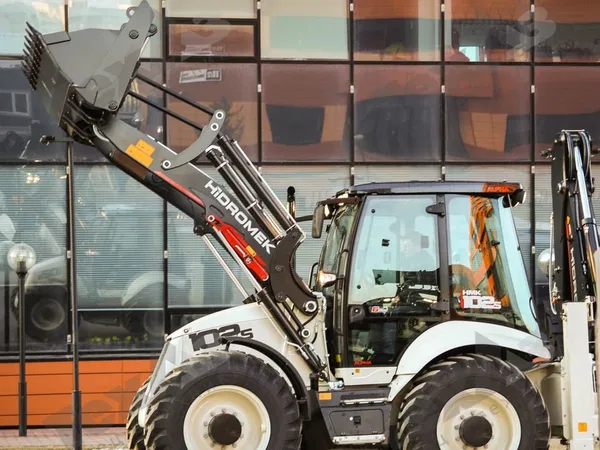 Экскаватор-погрузчик Hidromek HMK 102S
