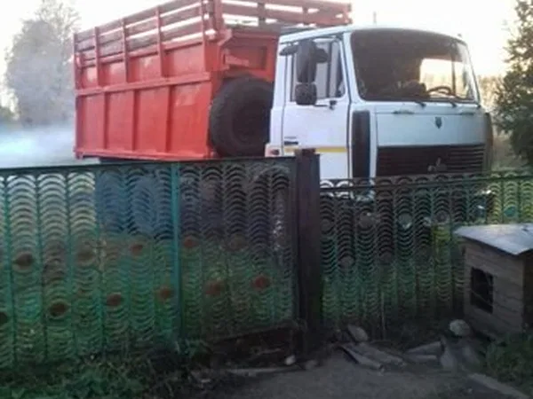 Самосвал МАЗ 5516
