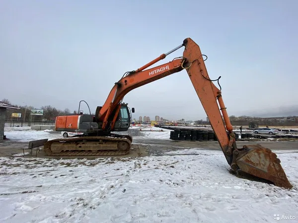Гусеничный экскаватор Hitachi ZX240-3G
