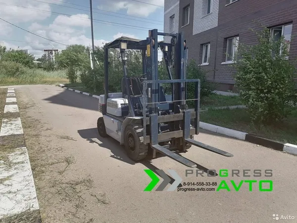 Вилочный погрузчик Komatsu FG20