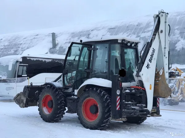Экскаватор-погрузчик Bobcat B780