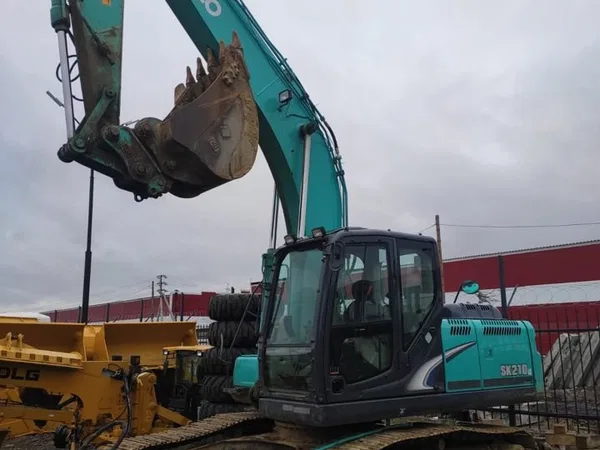 Гусеничный экскаватор Kobelco SK210LC-8