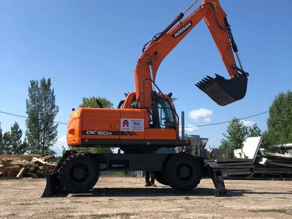 Колесный экскаватор Doosan DX160W