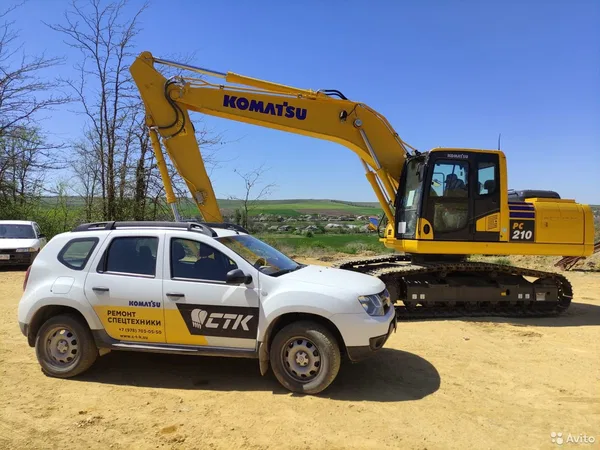 Гусеничный экскаватор Komatsu PC210-10M0