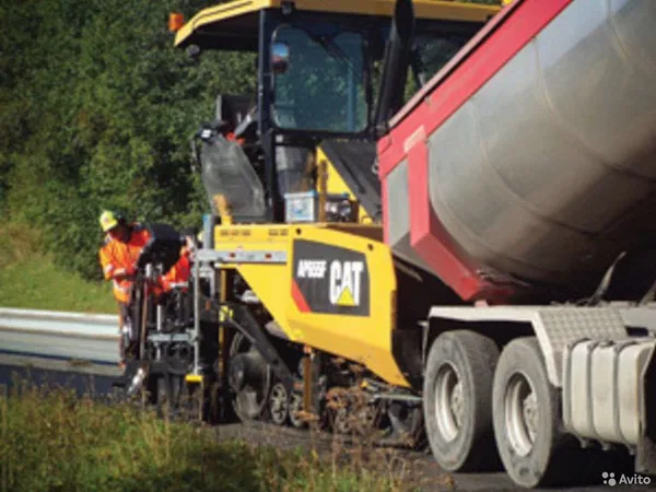 Асфальтоукладчик Caterpillar AP655F
