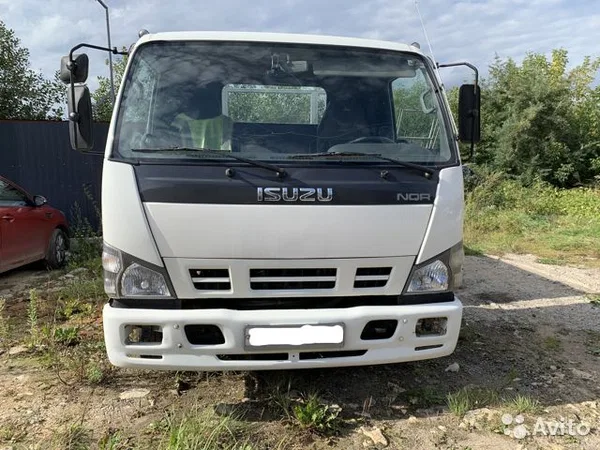Бортовой автомобиль Isuzu NQR-75
