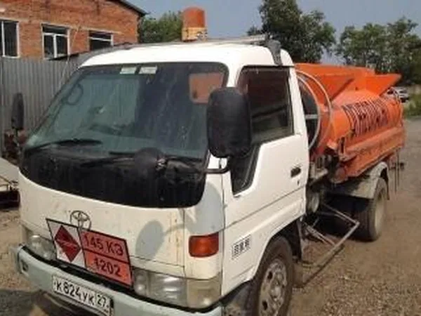 Бензовоз Toyota TOYO ACE топливозаправщик