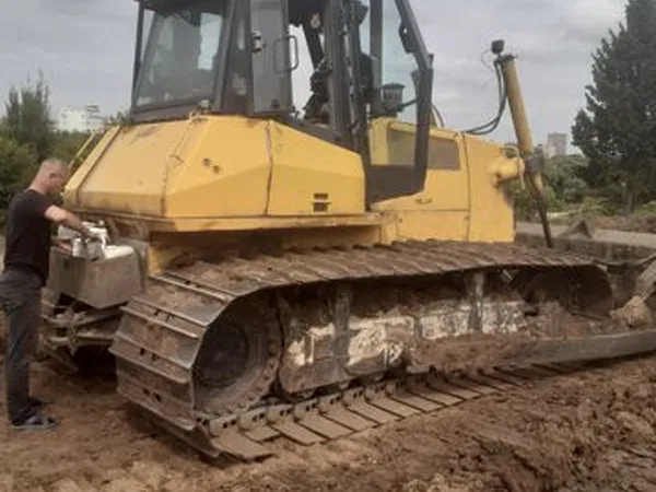 Гусеничный бульдозер New Holland D180