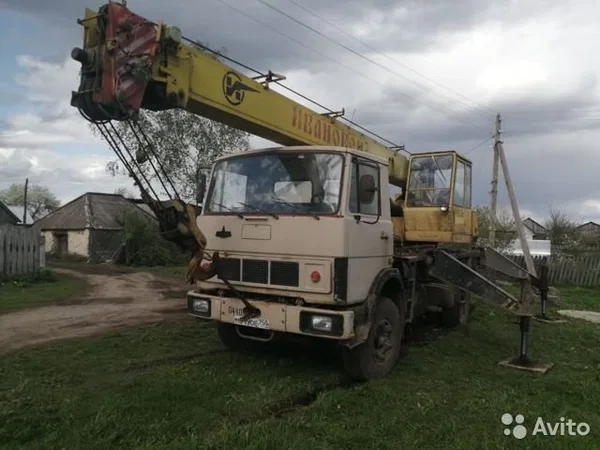 Автокран Ивановец на шасси МАЗ
