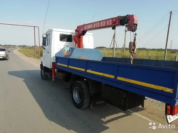 Бортовой грузовик с КМУ ЗИЛ 5301 "Бычок"