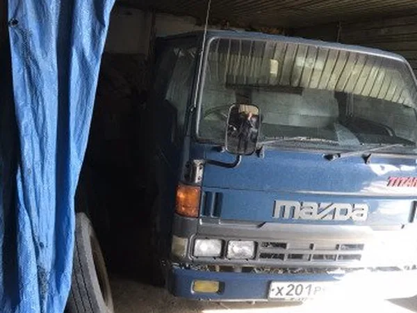 Самосвал Mazda