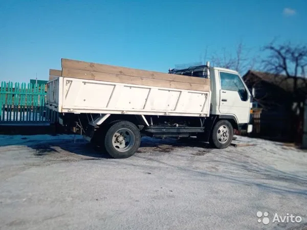 Самосвал Toyota