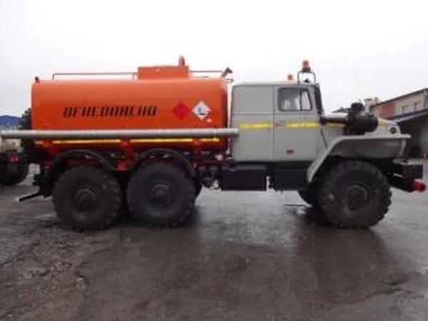 Бензовоз УРАЛ 55571
