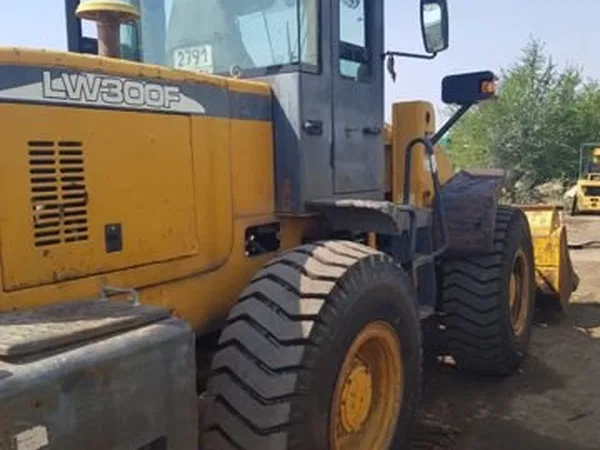 Фронтальный погрузчик XCMG LW300F