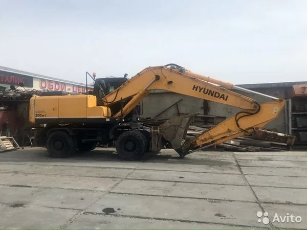 Колесный экскаватор Hyundai 200w-7