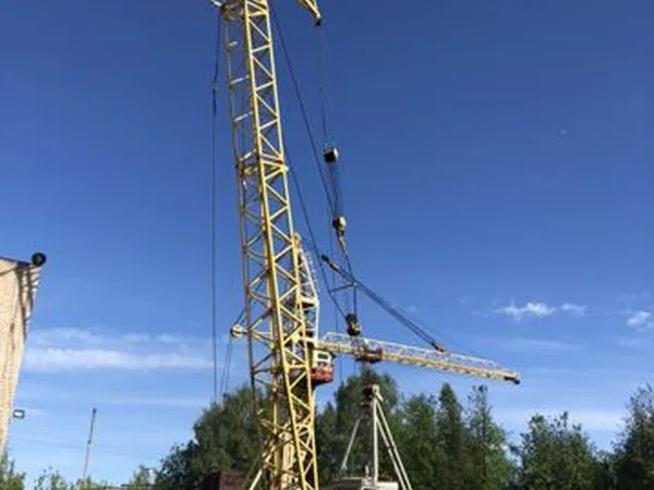 Гусеничный кран МКГ-25БР