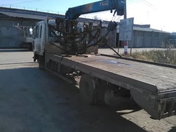 Бортовой грузовик с КМУ Nissan Diesel Condor