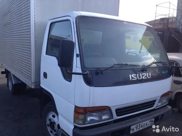 Промтоварный фургон Isuzu ELF